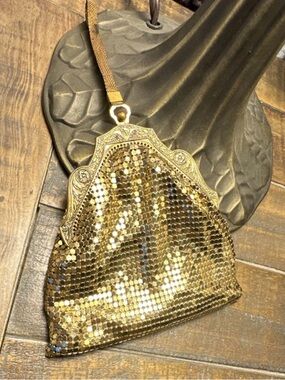 Whiting & Davis Gold Sequin Frame Wristlet Clutch